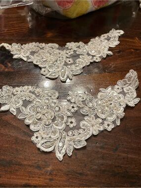 Ivory Floral Lace Appliqué Pair - Elegant Bridal Embellishments